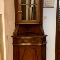 Mobile angolare in legno