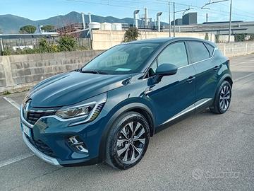 Renault Captur full hybrid come nuova