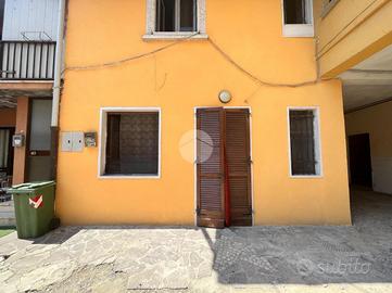 3 LOCALI A ERBUSCO