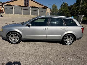 AUDI A4 1.9 TDI/130CV catAvant senza nessun lavo
