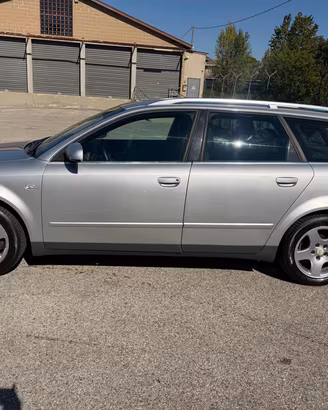 AUDI A4 1.9 TDI/130CV catAvant senza nessun lavo
