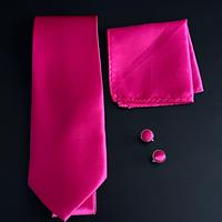 Cravatta, pochette e gemelli colore fucsia