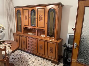 Mobili, tavoli e termocamino