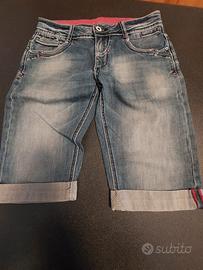 pantaloni corti