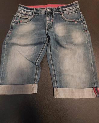 pantaloni corti