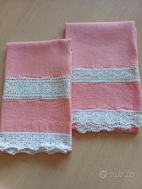 Coppia di asciugamani in lino vintage 