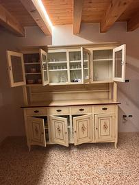 Credenza massiccia