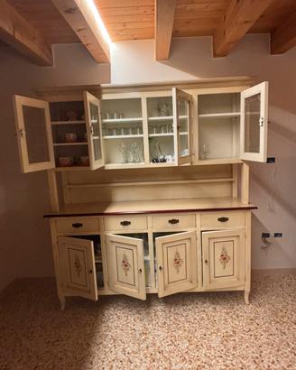 Credenza massiccia