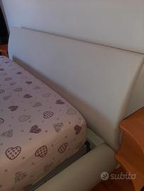 letto in ecopelle Majerna