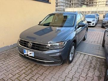 VOLKSWAGEN Tiguan 2.0 TDI 150 CV SCR DSG Life