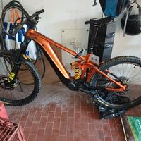 Giant Reign e+ Tg M 800wh