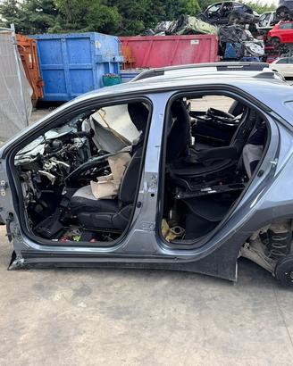 Scocca per taglio lamierato toyota AYGO X