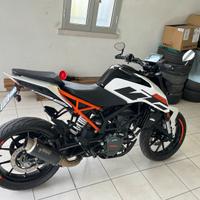Ktm duke 125