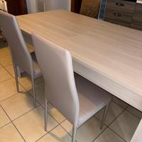 Tavolo moderno color rovere chiaro + 4 sedie