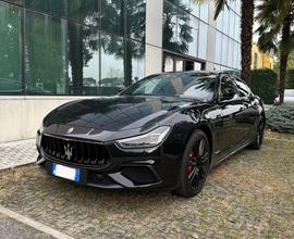Maserati Ghibli 3.0 V6 bt Gransport 350cv