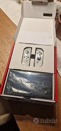 Bundle Nintendo Switch OLED - Console e Videogiochi In vendita a Palermo