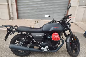 Moto Guzzi V7 II CARBON 2019 DEPOTENZIATA A2