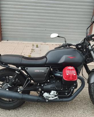 Moto Guzzi V7 II CARBON 2019 DEPOTENZIATA A2