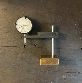 comparatore centesimale Mitutoyo