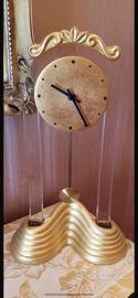 Orologio Dorato e plexiglas
