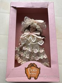 bambola in porcellana con scatola originale