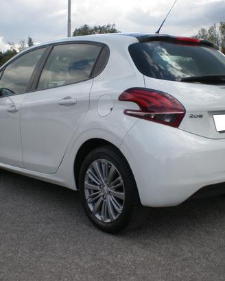 Peugeot 208 1.6 td bicolor restyling, eccellente