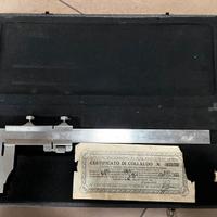 Calibro corsoio con becchi a pennino