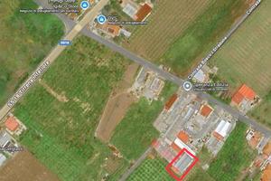 Capannone e piazzale per uso deposito e commercial