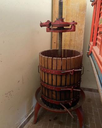 Attrezzatura per la vinificazione