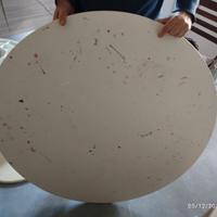 Tavolo bianco tondo anni 70