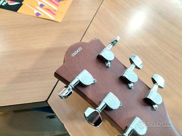 Chitarra acustica eko tipo ovation