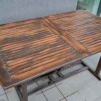 Tavolo da esterno allungabile in legno BALAU