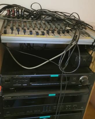 Impianto Hi-Fi technics con mixer audio