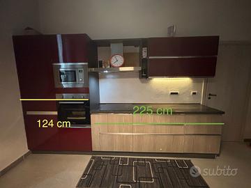Cucina comlpeta di elettrodomestici