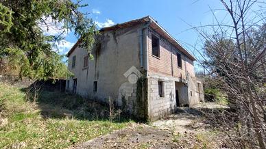 RUSTICO A VICO NEL LAZIO