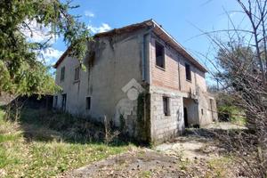 RUSTICO A VICO NEL LAZIO