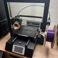 Lotto di moltissimi componenti per stampante 3d