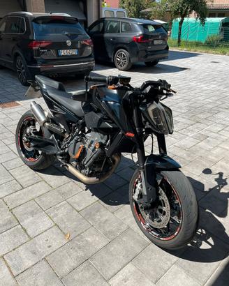 Ktm duke 790