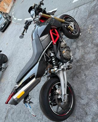 Aprila Dorsoduro 750 factory (2010)