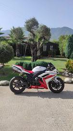 R1 Yamaha