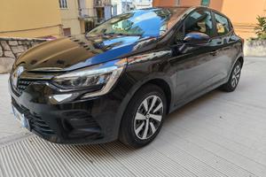 RENAULT CLIO 2023 - IVA ESPOSTA