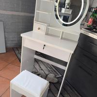 Scrivania trucco led