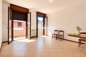 TRILOCALE CON BALCONE E GARAGE