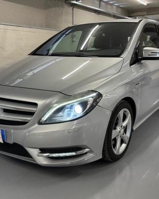 MERCEDES-BENZ B 180 CDI BlueEFFICIENCY Executive