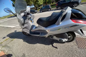 Scooter Piaggio X8 -200cc