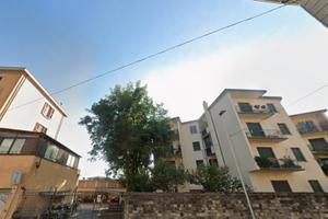 Stanza Singola con balcone e condominio incluso
