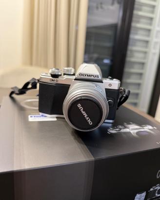 Fotocamera Olympus OM-D E-M10 Mark II