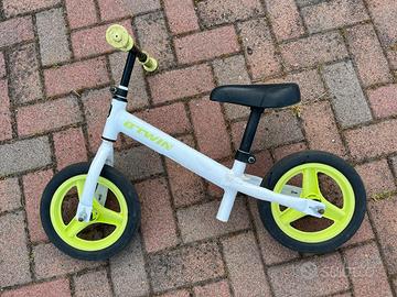 Bicicletta senza pedali