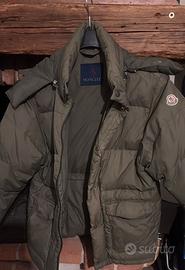 Moncler bimbo