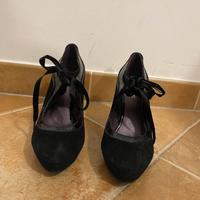 Scarpe nere con tacco di Pittarello